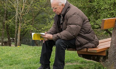 "Ojciec wyznał mi coś strasznego na łożu śmierci. Żałuję, że zdążył mi to powiedzieć. Jak dalej żyć?"