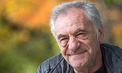 "Starszy pan codziennie przychodzi do mojego sklepu i razem jemy śniadanie. Powód wzrusza do łez"