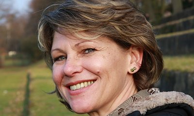 "Mam 50 lat i zakochałam się w koledze syna ze wzajemnością. Wszyscy mają z tym problem"