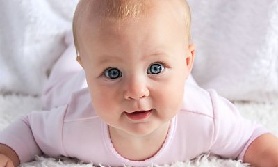 "Teściowa cały czas wytyka wady w wyglądzie mojej kilkumiesięcznej córki. Czy to normalne?"