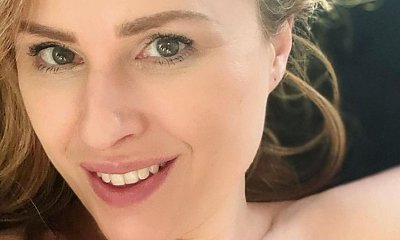 Kaja Paschalska w mocnym makijażu i z dekoltem. Pisze: "Stara się od**bała"