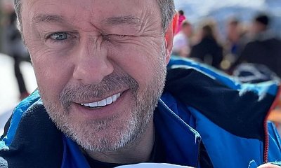 Andrzej Piaseczny pokazał zdjęcie z pewnym przystojniakiem i zapowiedział zmiany. Fani: "Pięknisie"
