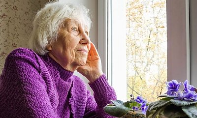 "Babcia Jadwiga postanowiła nie ustępować miejsca dla młodszego pokolenia. Skończyła 70 lat i zamieszkała sama"