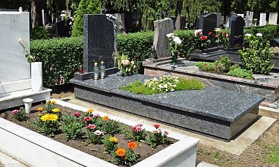 "Ciotka zrobiła aferę o porządek na grobie moich rodziców. Kazała mi tam natychmiast posprzątać"
