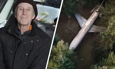 73-latek zamieszkał w środku lasu we wraku samolotu, który miał iść na złom. Nieźle się urządził!