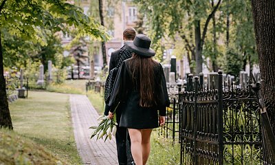 "Do Wszystkich Świętych jeszcze miesiąc, a mama już mówi, jak mamy się ubrać na grobbing"