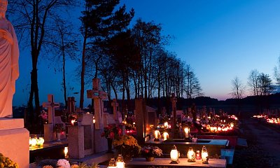 "Pierwszego listopada nie idę na cmentarz. Wolę się zaszyć w domu i oglądać seriale"
