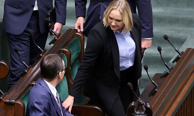 Chciała siedzieć koło Mateuszka, lecz szybko spuściła po sobie uszka. Nagranie jest hitem sieci!
