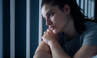 "Moja mama odeszła i zostawiła mi dom w spadku. Dawno niewidziany brat nagle zaczął szukać kontaktu"
