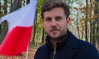 Antoni Królikowski dostał ciepłą posadkę. Zagra główną rolę w serialu. Fani zniesmaczeni: "Z nim filmów nie oglądam"