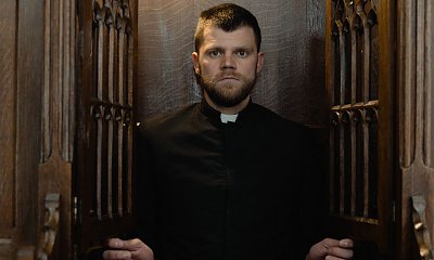 Znany ksiądz ujawnił zarobki. "Gdyby ktoś zechciał zasponsorować nam za 200 tysięcy vana na wyjazdy z młodzieżą nie miałbym oporów, by przyjąć"