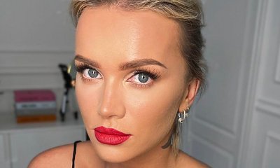 Maffashion pręży się w kusej stylizacji z cekinami. Fanka zbulwersowana: "Co ma na celu chodzenie na czworaka po tej kanapie?"