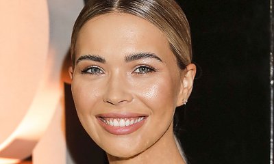 Sandra Kubicka cała w złocie w objęciach Barona. Fani zwrócili uwagę na ich mowę ciała!