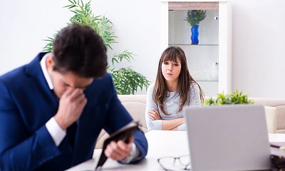 "Chciałam kupić nowy laptop. Mąż mi zabronił. Jego tłumaczenie rozłożyło mnie na łopatki!"