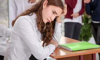 "Za dwa miesiące studniówka. Nie wierzę, że dyrektorka kazała nam się tak ubrać"