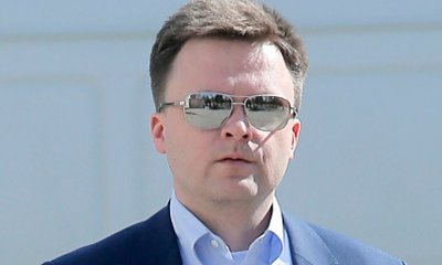 Jest mistrzem bridgerowania. Ma to związek ze srebrnym przyciskiem, popcornem i wierszem dla Mateusza