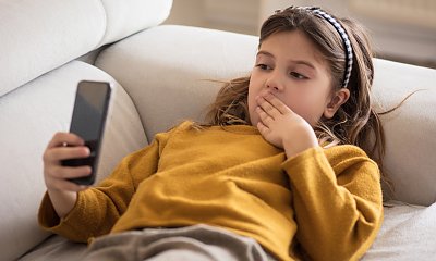 "Dałam jej telefon, żeby się czymś zajęła i przestała tyle gadać. Teraz ma na mnie haka"