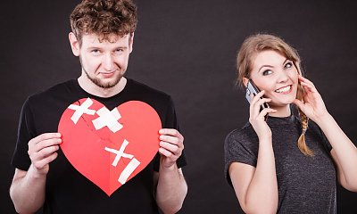 "Wyjechałem w delegację, a po powrocie znalazłem coś takiego w sypialni. Żona mnie zdradza?"