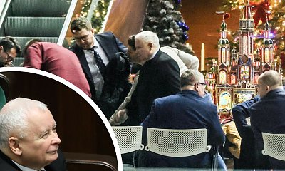 Jarek i przyjaciele całą noc dyżurowali w siedzibie TVP. Przekonywali, że to obrona konieczna [zdjęcia]