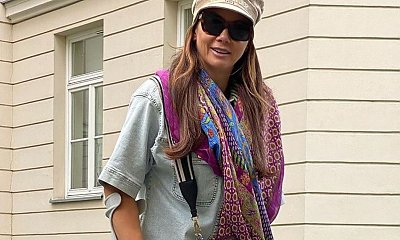 Kinga Rusin odrzuciła kule i wskoczyła w cekinową kreację. Operacja nie przeszkodziła jej w imprezie
