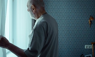 "Chcę kupić starszemu sąsiadowi prezent na Gwiazdkę. Mąż uważa, że wyrzucam pieniądze w błoto"
