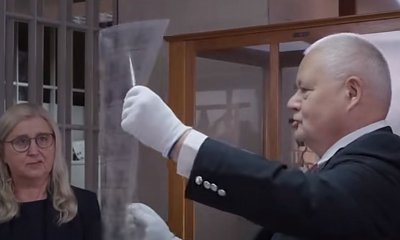 Bankier Adaś na emeryturze zostanie youtuberem? Przed kamerą błyszczy jak złoto w mennicy