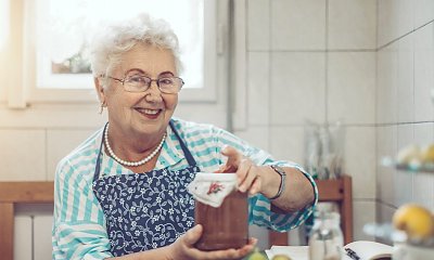 "Wstyd mi, bo nie stać mnie na prezent dla babci. Postanowiłam, że dam jej coś od serca"