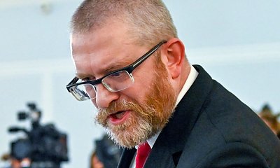Partia Brauna wyprzedza Konfederację. Ten sondaż rzeczywiście wywraca stolik