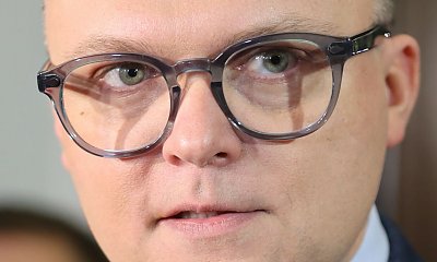 Była współpracownica Szymka opisuje go tak: "Wyniosły i humorzasty". Ktoś inny porównuje go do pudełka czekoladek