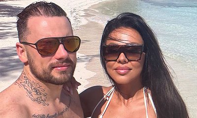 Sylwia Bomba na rajskiej plaży w kusym stroju. Ktoś skrytykował jej figurę. Z odsieczą ruszył rycerz Collins