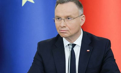 Płonące opony w Afryce. Andrzejek dolał oliwy do ognia i zrobiło się tam jeszcze gorącej