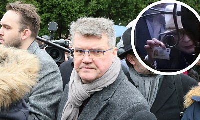 Maciek od wąsa próbował dostać się na Wiejską ze specjalnym plastikiem. Internauci wyśmiewają memami!