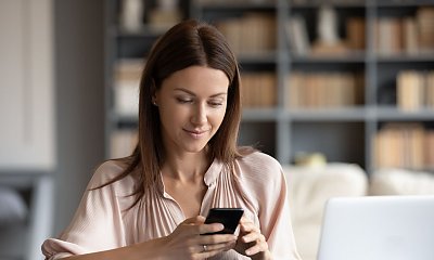 "Zepsuł mi się smartfon. Nie miałam, co robić, więc przypomniałam sobie o dawnych znajomych"
