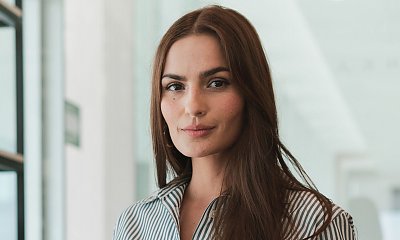 "Jestem nowoczesną singielką. Żeby życie miało smaczek, raz dziewczyna, raz chłopaczek"