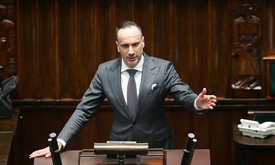 Janusz popłynął na mównicy i pomylił najważniejszą datę dla kraju. Później było już tylko gorzej [wideo]