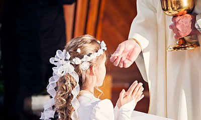 "To komunia czy pokaz mody? Córka siostry chce sukni weselnej! Nie jest za młoda?"