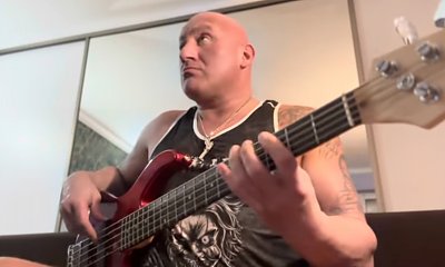 Najman gra na gitarze, a internauci dokazują: "Marcin, wolę dźwięk klepanej maty w twoim wykonaniu"