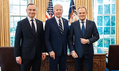 Donek Tusk koncertowo zakasował Andrzejka Dudę. I to wszystko przy Bidenie
