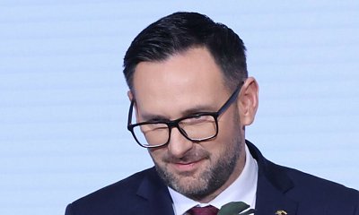 Daniellos od miliardollos wyjechał z Polski. Internauci komentują. Te memy to złoto