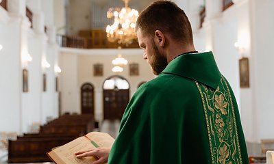"Ksiądz wytknął nam, że daliśmy za mało na pogrzeb babci. Później się zemścił"