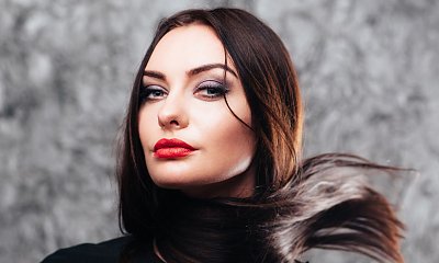 "Biorę ślub kościelny, mimo że jestem niewierząca. Dzięki temu dostanę większe koperty"