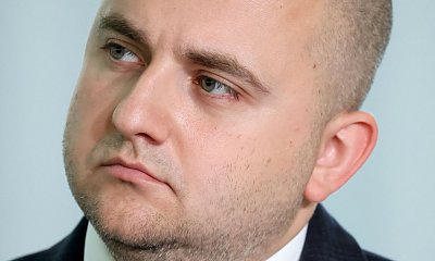 Dariusz wszedł na dach budynku na Wiejskiej. "Zrobić sobie zdjęcie" [memy]