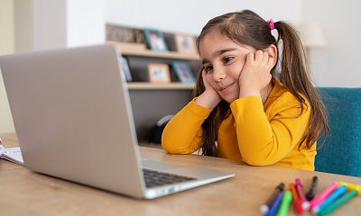"W wakacje córka nadgoni materiał. W kolejnej klasie będzie brylować"