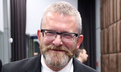 Grzegorz od gaśnicy dostał nową pracę w Europie. Internauci smucą się memami