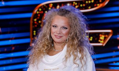 Joanna Liszowska wskoczyła w błyszczącą miniówkę i zaprezentowała zgrabne nogi