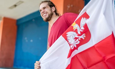 "Moja żona nie pozwala mi oglądać piłki nożnej. A przecież teraz takie ważne mecze"