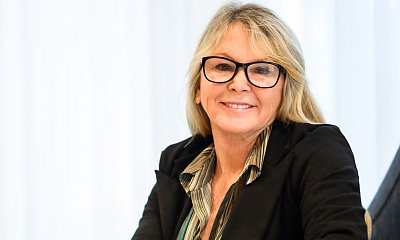 "Synowa gotuje codziennie coś innego dla każdego. Za moich czasów robiło się gar na tydzień"