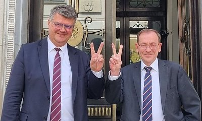 Niejadki Mariusz i Maciej wróciły na Wiejską. Sieć zalały memy