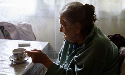 "Gdy ich najbardziej potrzebowałam, dzieci wyprowadziły się na drugi koniec Polski. Od tej pory jestem sama"