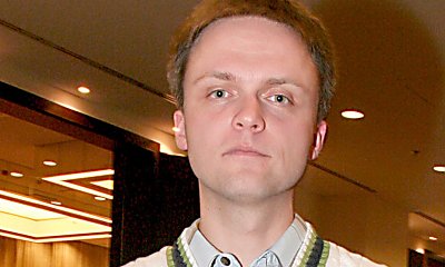 Celebryta Szymon zostawił wybrankę swojego serca dla Boga. Aktorka została żoną innej kobiety
